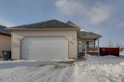 224 Iverson Close  Red Deer, AB T4R 3M7