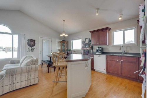 224 Iverson Close, Red Deer, AB - Indoor Photo Showing Kitchen