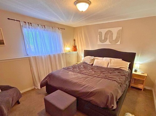 15 Kendrew Drive, Red Deer, AB - Indoor Photo Showing Bedroom