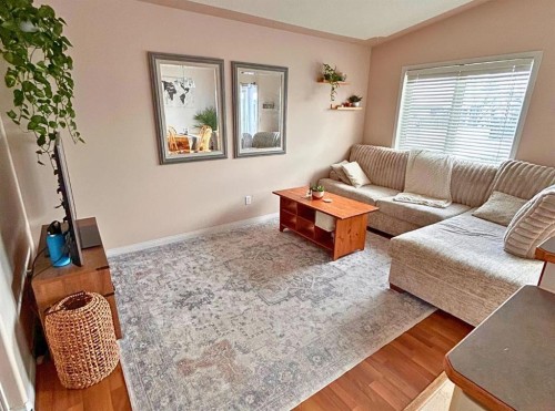 15 Kendrew Drive, Red Deer, AB - Indoor Photo Showing Living Room
