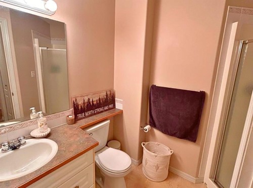 15 Kendrew Drive, Red Deer, AB - Indoor Photo Showing Bathroom