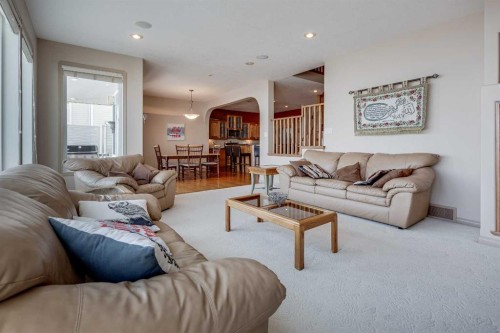 384 Marina Bay Place, Sylvan Lake, AB - Indoor Photo Showing Living Room