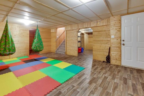 384 Marina Bay Place, Sylvan Lake, AB - Indoor Photo Showing Other Room