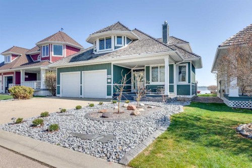 384 Marina Bay Place, Sylvan Lake, AB - Outdoor With Facade