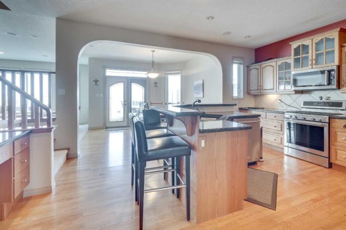 384 Marina Bay Place, Sylvan Lake, AB - Indoor Photo Showing Kitchen