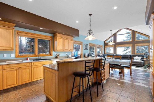 248 Lakeshore Drive, Grandview, AB - Indoor Photo Showing Kitchen