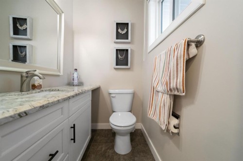 3630 Erickson Drive, Camrose, AB - Indoor Photo Showing Bathroom