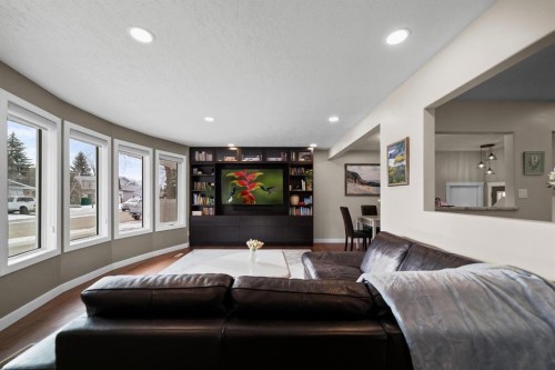 3630 Erickson Drive, Camrose, AB - Indoor Photo Showing Living Room