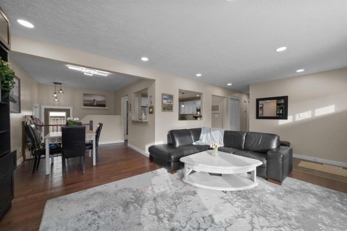 3630 Erickson Drive, Camrose, AB - Indoor Photo Showing Living Room