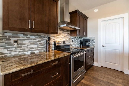 5824 Maple Crescent, Innisfail, AB - Indoor Photo Showing Kitchen