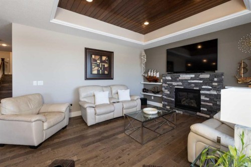 5824 Maple Crescent, Innisfail, AB - Indoor Photo Showing Living Room