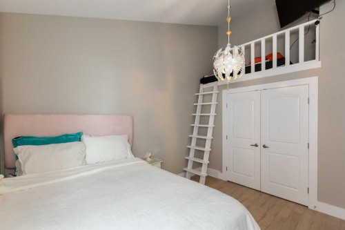 5824 Maple Crescent, Innisfail, AB - Indoor Photo Showing Bedroom