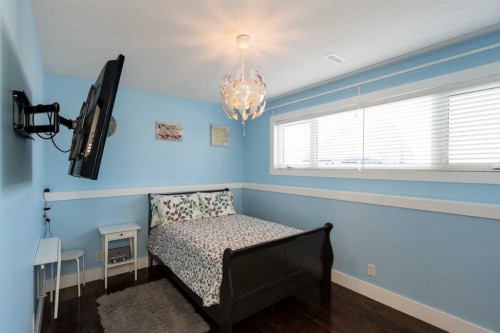 5824 Maple Crescent, Innisfail, AB - Indoor Photo Showing Bedroom