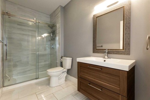 5824 Maple Crescent, Innisfail, AB - Indoor Photo Showing Bathroom
