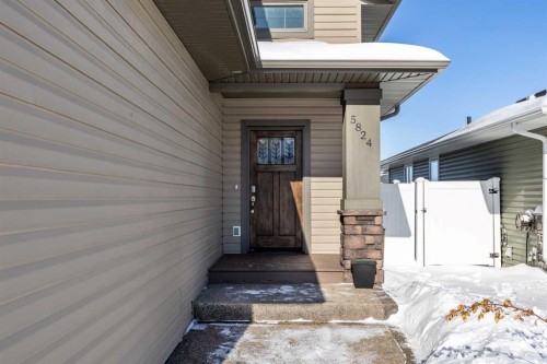 5824 Maple Crescent, Innisfail, AB - Outdoor