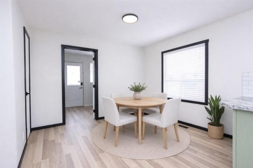 16 Johnson Close, Penhold, AB - Indoor Photo Showing Dining Room