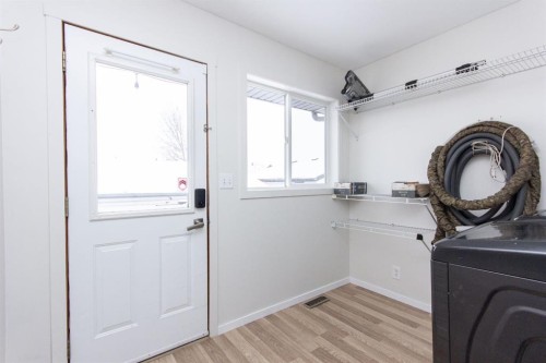 16 Johnson Close, Penhold, AB - Indoor Photo Showing Laundry Room