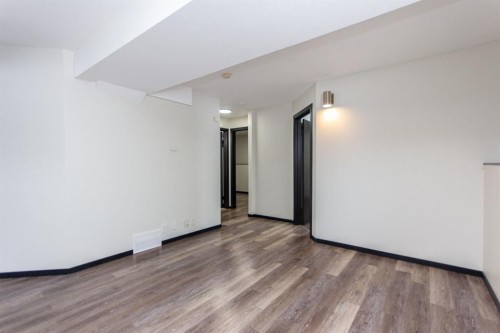 16 Johnson Close, Penhold, AB - Indoor Photo Showing Other Room