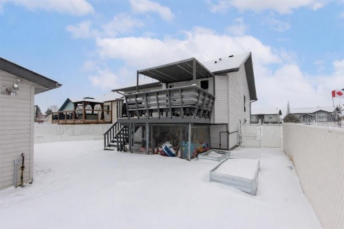 16 Johnson Close, Penhold, AB - Outdoor