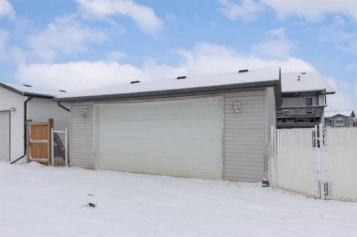 16 Johnson Close, Penhold, AB - Outdoor With Exterior