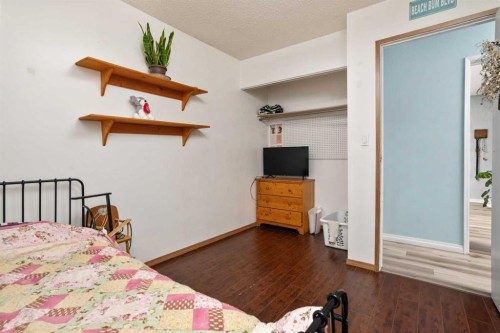 19252 462 Township, Rural Camrose County, AB - Indoor Photo Showing Bedroom