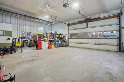 19252 462 Township, Rural Camrose County, AB - Indoor Photo Showing Garage