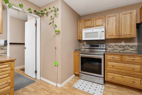 19252 462 Township, Rural Camrose County, AB - Indoor Photo Showing Kitchen