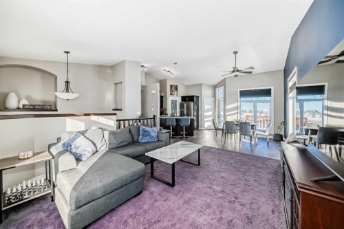 668 Robinson Avenue, Penhold, AB - Indoor Photo Showing Living Room