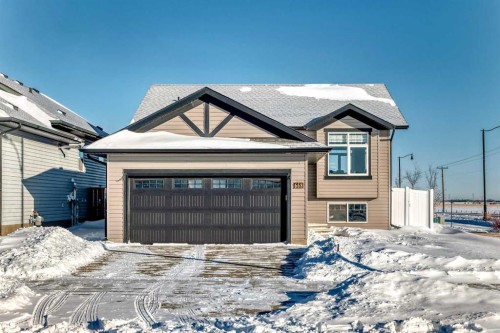 668 Robinson Avenue, Penhold, AB - Outdoor