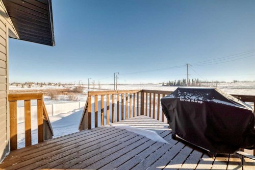 668 Robinson Avenue, Penhold, AB - Outdoor With Exterior