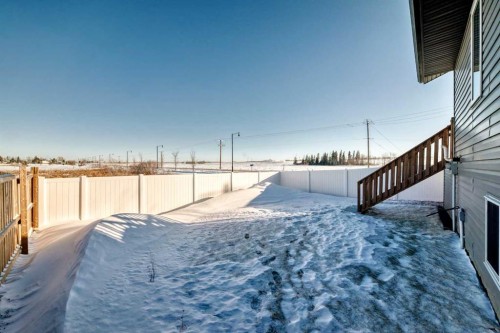 668 Robinson Avenue, Penhold, AB - Outdoor