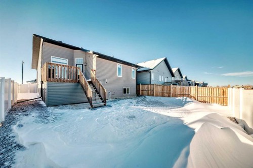 668 Robinson Avenue, Penhold, AB - Outdoor