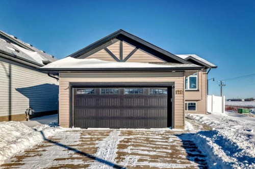 668 Robinson Avenue, Penhold, AB - Outdoor