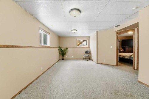 268 Kingston Drive, Red Deer, AB - Indoor Photo Showing Other Room