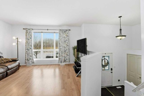 268 Kingston Drive, Red Deer, AB - Indoor Photo Showing Other Room