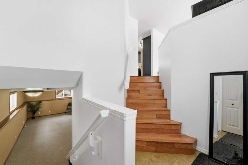 268 Kingston Drive, Red Deer, AB - Indoor Photo Showing Other Room