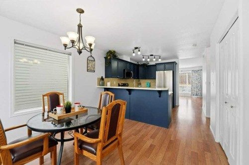 268 Kingston Drive, Red Deer, AB - Indoor Photo Showing Dining Room