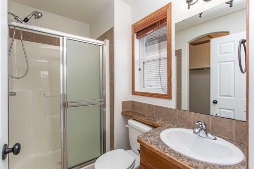 63 Vickers Close, Red Deer, AB - Indoor Photo Showing Bathroom