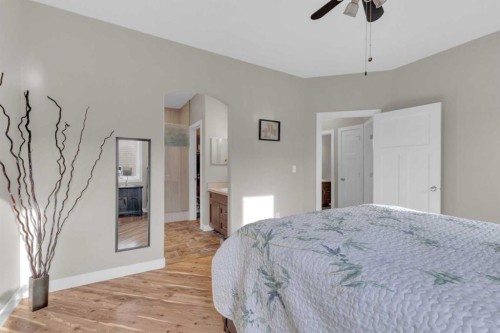 3901 49 Ave, Ponoka, AB - Indoor Photo Showing Bedroom