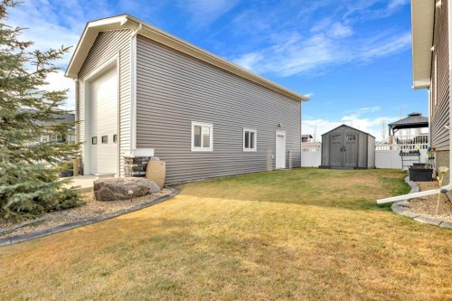 3901 49 Ave, Ponoka, AB - Outdoor