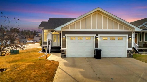 3901 49 Ave, Ponoka, AB - Outdoor With Facade