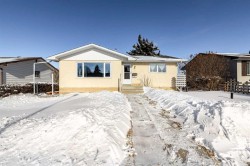 11 Oxbow Street NW Red Deer, AB T4N 5C3