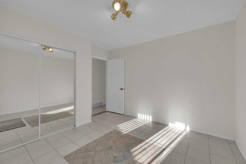 6157 Hamilton Drive, Red Deer, AB - Indoor Photo Showing Other Room
