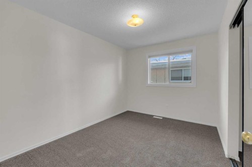 6157 Hamilton Drive, Red Deer, AB - Indoor Photo Showing Other Room