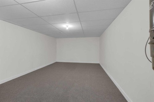 6157 Hamilton Drive, Red Deer, AB - Indoor Photo Showing Other Room