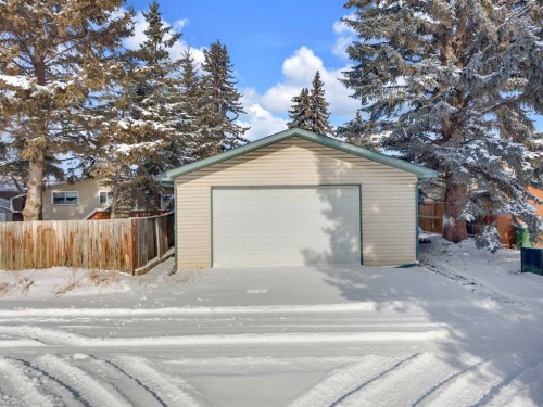 6157 Hamilton Drive, Red Deer, AB - Outdoor