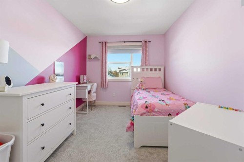 20 Cole Way, Sylvan Lake, AB - Indoor Photo Showing Bedroom
