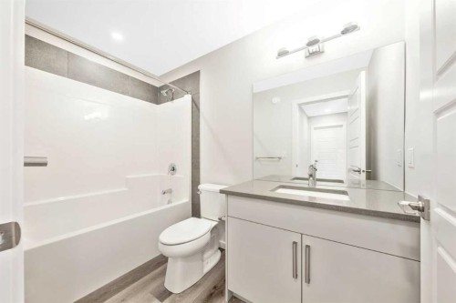 358 Heritage Boulevard, Cochrane, AB - Indoor Photo Showing Bathroom