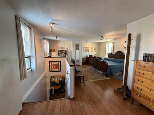 5012 51 Avenue, Ponoka, AB 