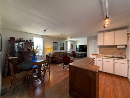 5012 51 Avenue, Ponoka, AB 